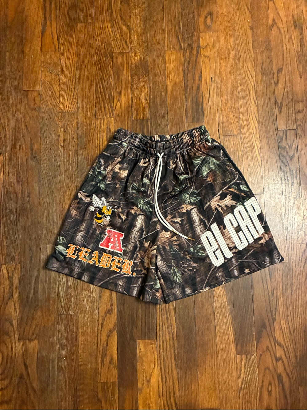 El Capitan leader mesh shorts size small